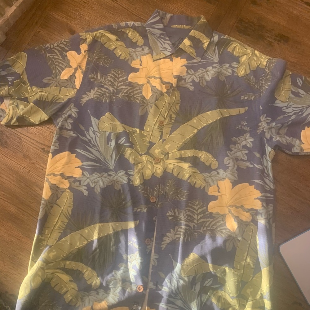 Tommy Bahama men shirt